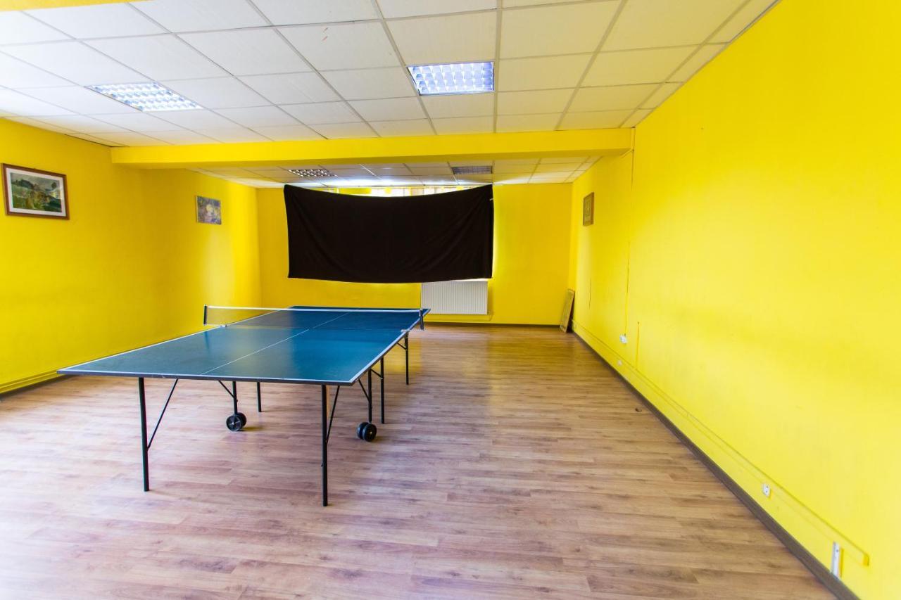 Hostel Horia Plopeni Buitenkant foto